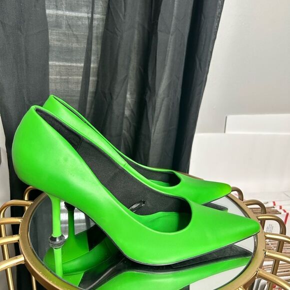 Zara Pointy Toe Pumps - Picture 6 of 6